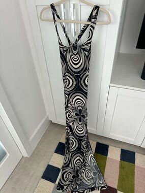 VINTAGE SUPER SOFT COMFY Black & White Swirl Maxi Dress - Women
